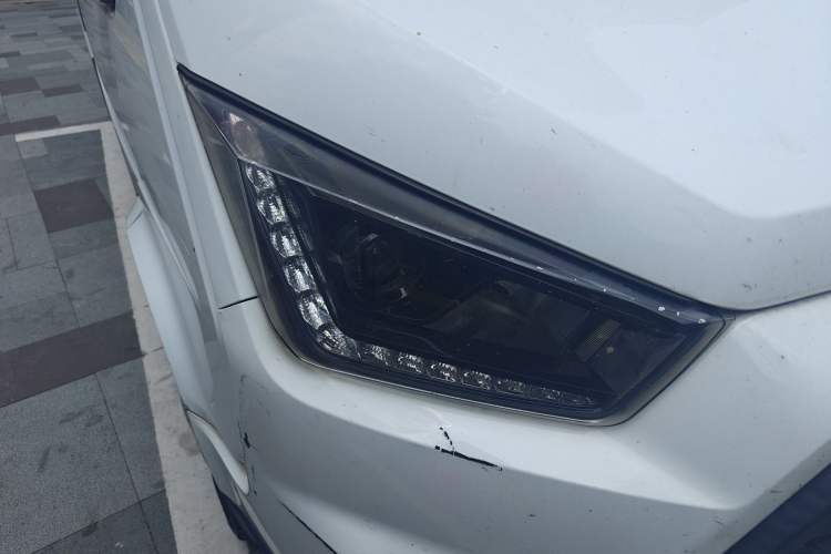 Used JMC Transit 2019 2.8T Commercial Version Short Wheelbase Low Roof 6-Seater China VI Emission Standard JX493