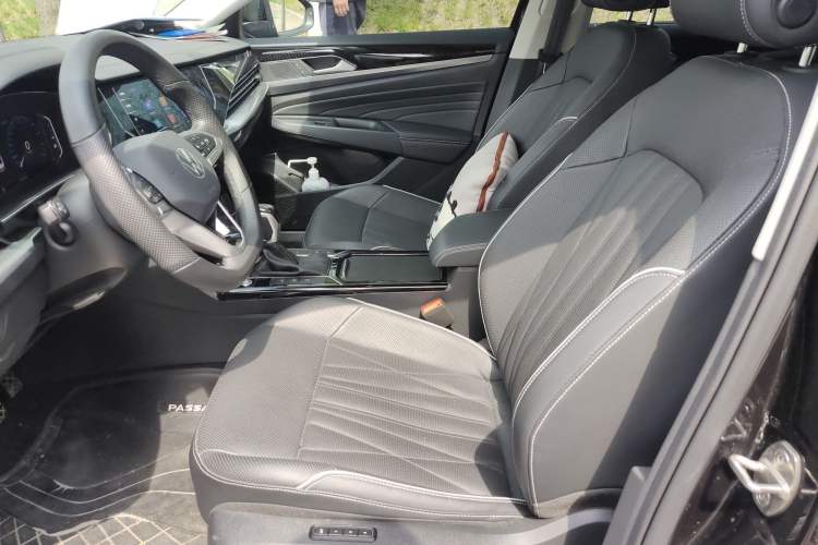 Used Volkswagen Passat 2022 330TSI Starry Luxury Edition Left Front Seat