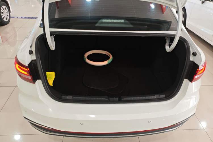 Used Volkswagen Lavida 2023 Revised Version 1.5L Automatic – Full-Option Edition
