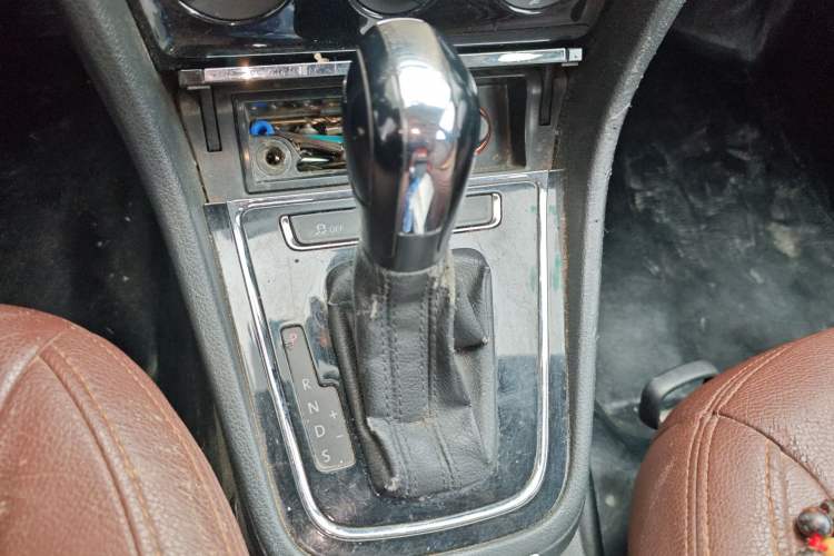 Used Volkswagen Bora 2013 1.6L Automatic Fashion Model