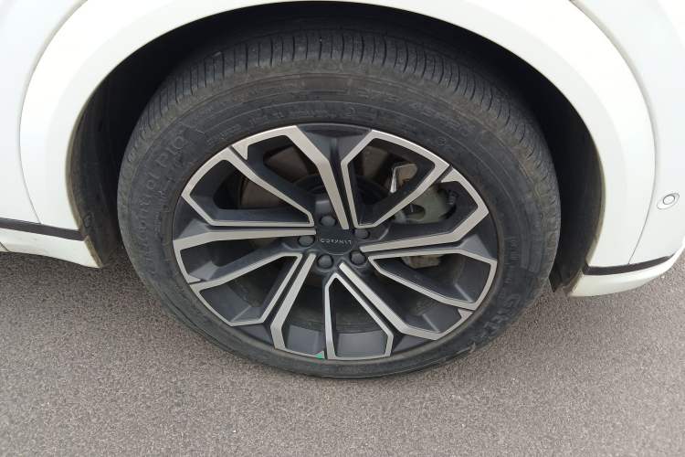 Used Lynk & Co 09 EM-P 2023 2.0TD EM-P Long-Range Version PM 7-Seater Right Front Wheel Hub