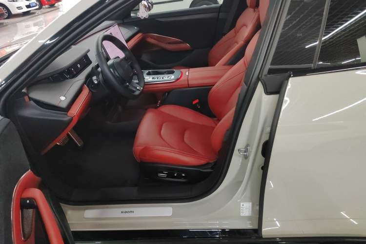 Used Xiaomi Auto SU7 2024 Four-Wheel Drive Ultra-Long Range Advanced Intelligent Driving Max Edition
