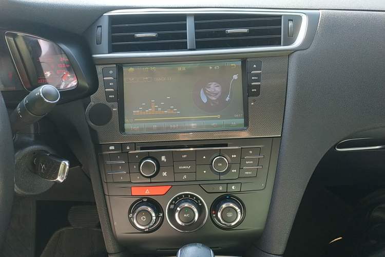 Used DS 5LS 2015 1.6T Comfort Edition THP160 Audio And AC Panel