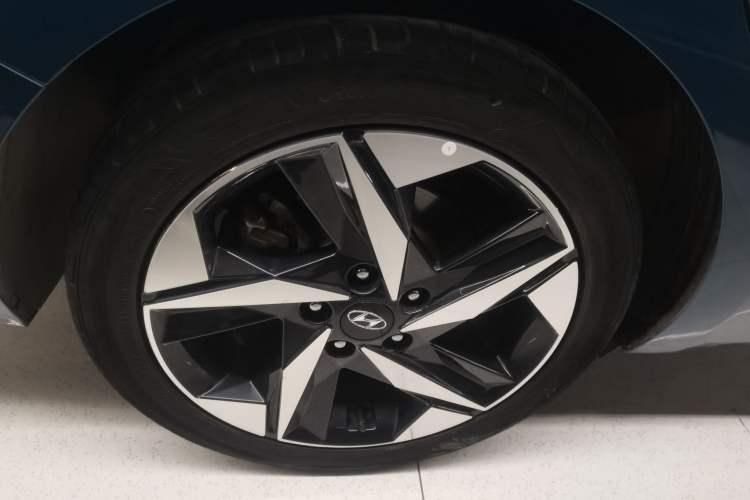 Used Hyundai Elantra 2021 1.5L CVT LUX Prestige Edition