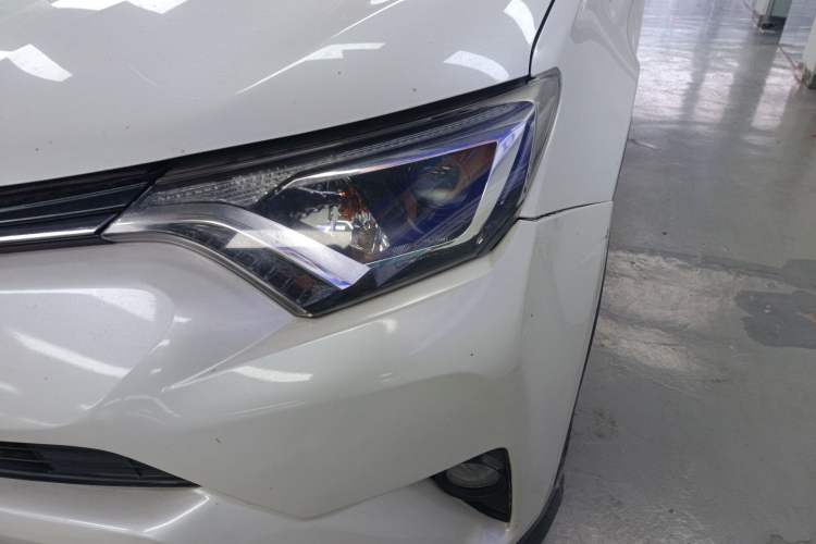 Used Toyota RAV4 2016 2.0L CVT Two-Wheel Drive Fashion Edition China V Standard