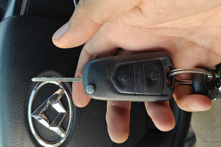 Used SAIC MAXUS G10 2016 2.0T Automatic Elite Edition
