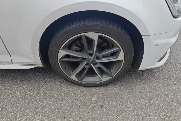 Used Audi A4L 2019 40 TFSI Fashion Edition China VI Emission Standard