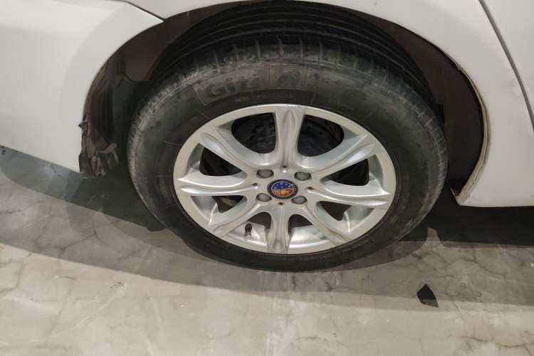 Used Geely Auto Diamond 2013 1.5L Manual Elite Model
