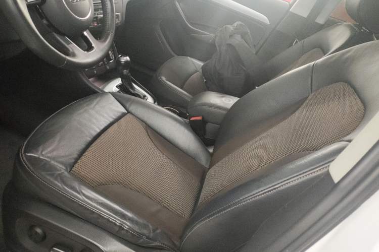 Used Audi Q3 2018 30th Anniversary Edition 30 TFSI Fashion Model Left Front Seat