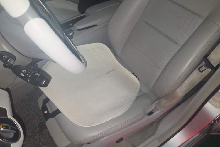 Used Mercedes-Benz E-Class 2010 E 260 L CGI Elegant Model