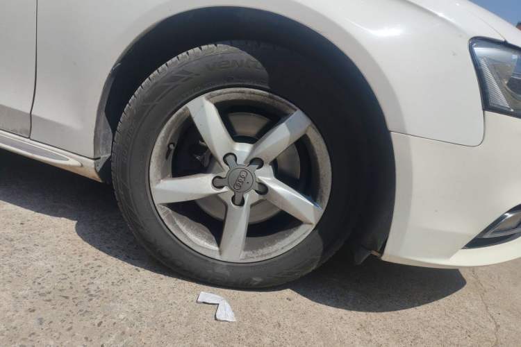 Used Audi A4L 2015 35 TFSI Millionth Anniversary Intelligent Edition Right Front Wheel Hub