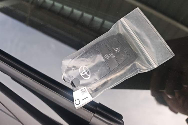 Used Toyota Corolla Cross 2026 Model 2.0L Smart Electric Hybrid Dual-Engine Pioneer Edition
