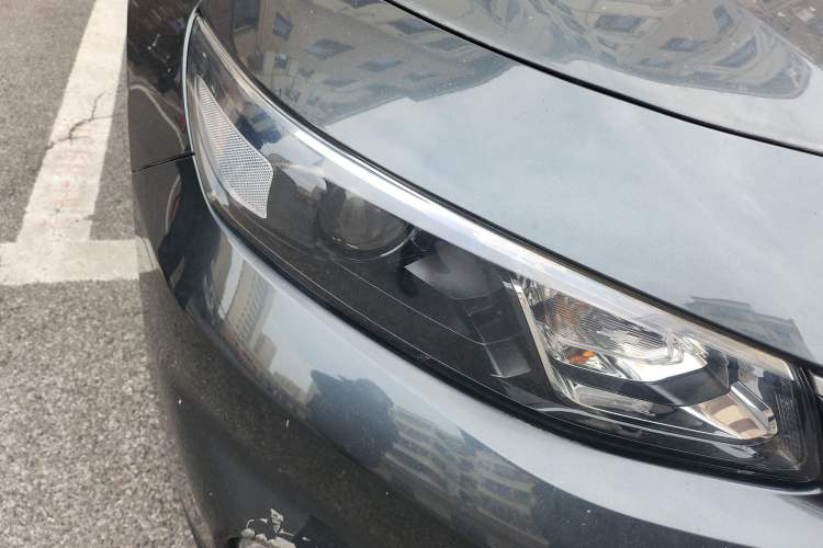 Used Chevrolet Malibu XL 2017 1.5T Automatic Ruichi Edition Right Front Headlight