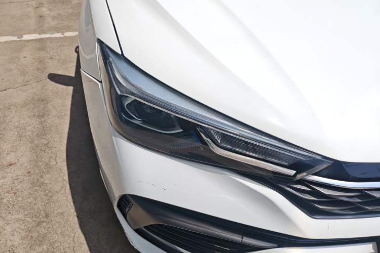 Used Roewe i5 2021 Revised Version 1.5L CVT Diamond Edition Right Front Headlight