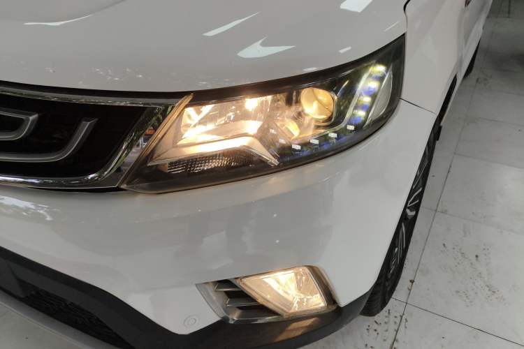 Used Geely Auto Vision X6 2016 1.3T CVT Flagship Model
