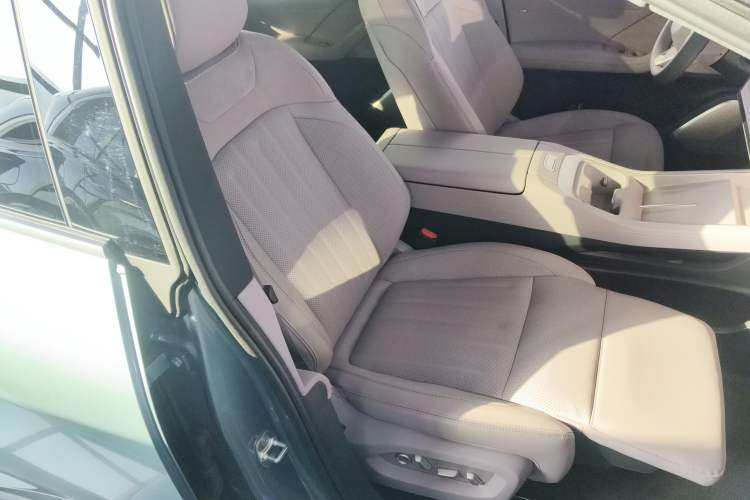 Used ONVO L60 2024 60 kWh Rear-Drive Version
