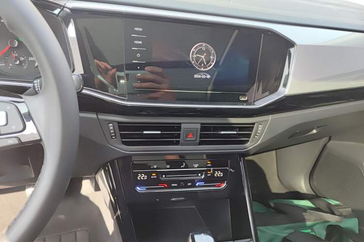 Used Volkswagen Tayron 2020 330TSI Two-Wheel Drive Luxury Smart Connectivity Version Audio And AC Panel