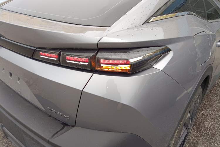 Used Peugeot 408X 2023 Charm Version Exterior 3