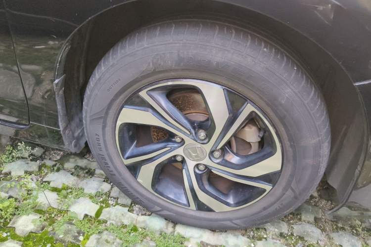 Used Honda Accord 2016 2.0L Comfort Edition Right Front Wheel Hub