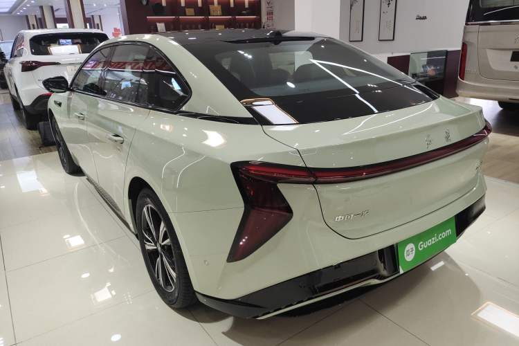 Used Hongqi EH7 2025 600 Smart Selection Edition
