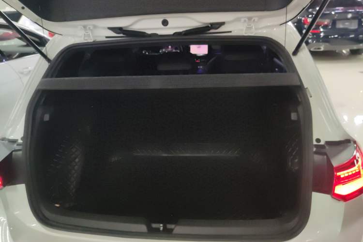 Used Volkswagen Golf 2023 Facelift 280TSI DSG R-Line Lite