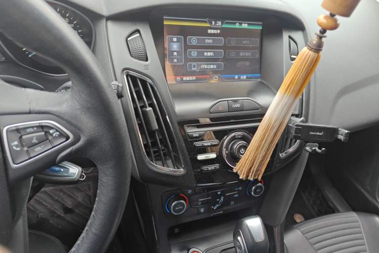 Used Ford Focus 2015 Hatchback 1.6L Automatic Fashion Edition