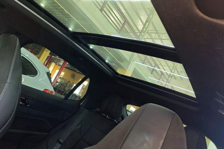 Used Lynk & Co 01 2021 2.0TD Four-Wheel Drive Hype-Halo Headliner