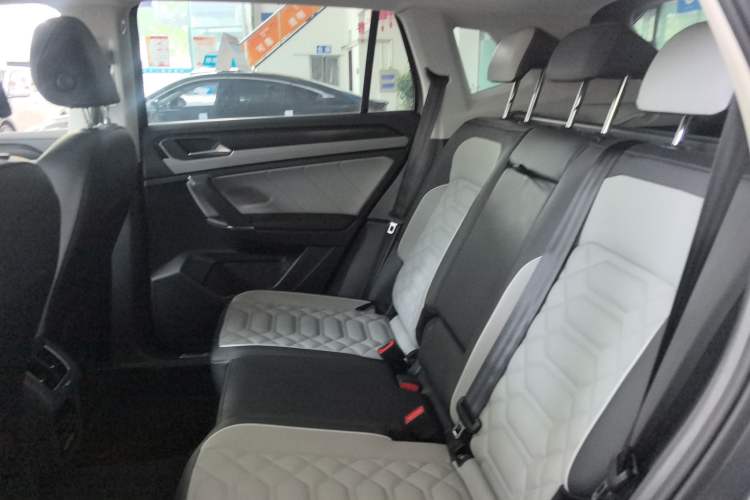 Used Volkswagen Tayron 2023 300TSI Two-Wheel-Drive Luxury Plus Advanced Edition Left Rear Seat