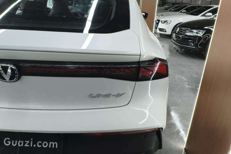 Used CHANGAN UNI-V 2023 1.5T Premium Model