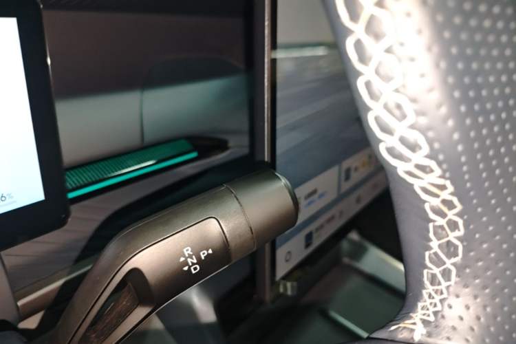 Used Lynk & Co 07 2024 EM-P 126 Long-Range Halo

