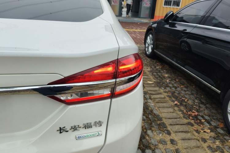 Used Ford Mondeo 2017 EcoBoost 180 Stylish Model
