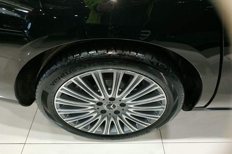 Used Mercedes-Benz E-Class 2021 E 300 L Stylish Model