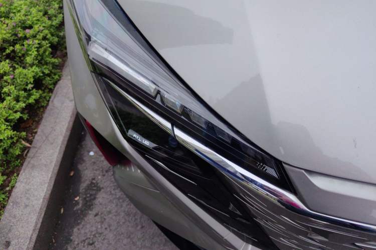 Used CHANGAN OSHAN Z6 2022 Blue Whale 1.5T DCT Smart Edition
