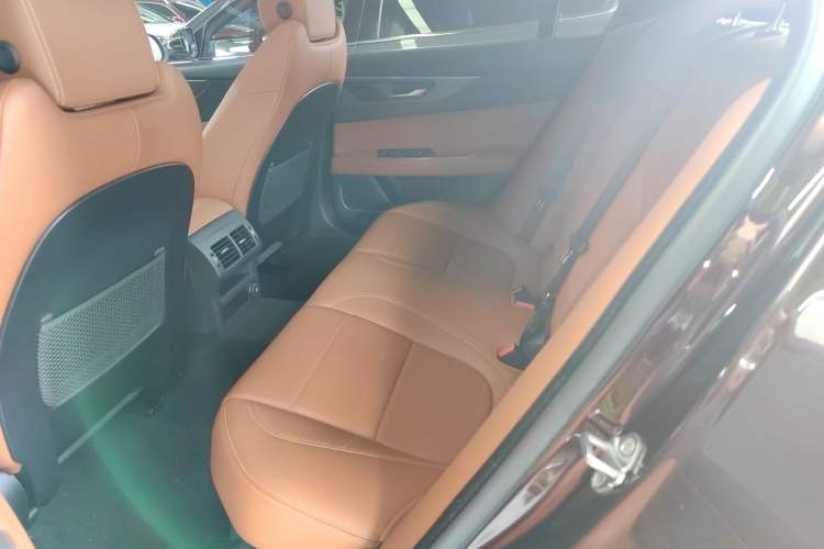 Used Jaguar XEL 2020 2.0T 200 PS R-DYNAMIC S Advanced Sport Edition Left Rear Seat