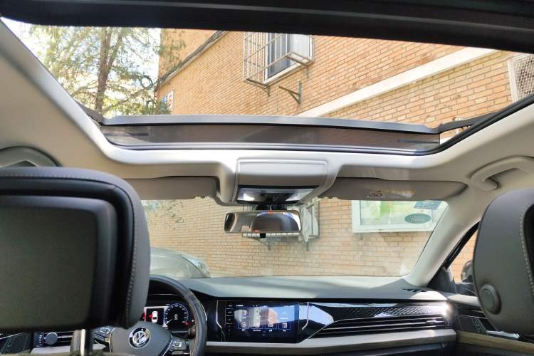 Used Volkswagen Passat 2020 330TSI Luxury Edition China VI
