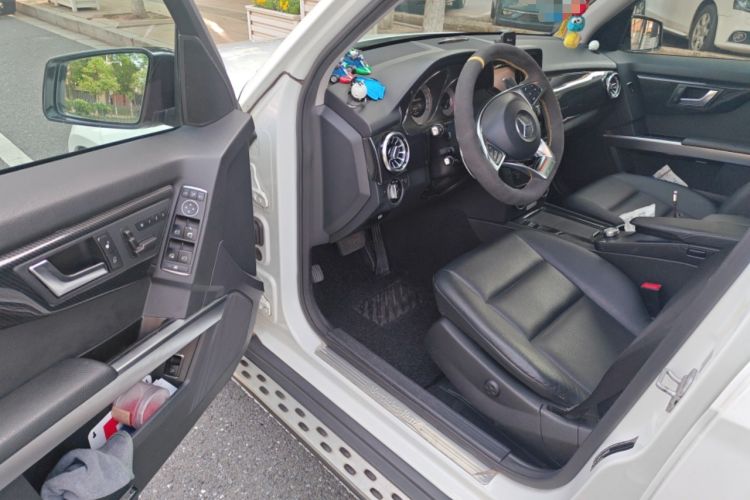 Used Mercedes-Benz GLK-Class 2013 GLK 300 4MATIC Dynamic Sunroof Model
