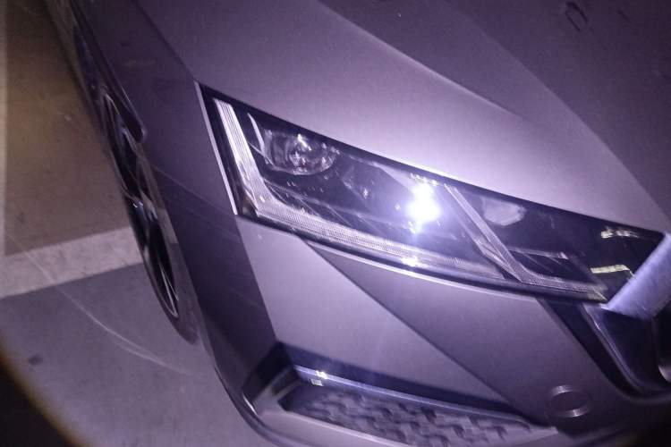 Used Skoda Octavia 2022 PRO TSI280 Luxury Edition Right Front Headlight