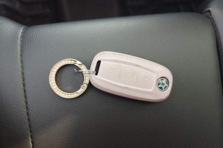 Used Venucia T60 2020 1.6L CVT Smart Drive Version China VI Standard Vehicle Key