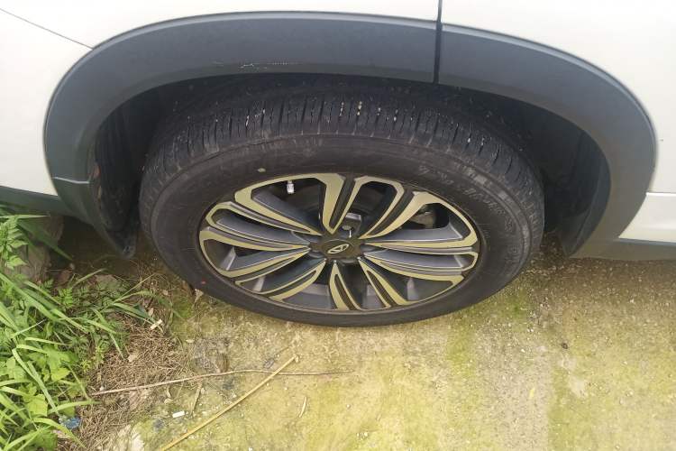 Used Chery Tiggo 8 2018 1.5 TCI Automatic Luxury Model 5 Seats Right Rear Wheel Hub