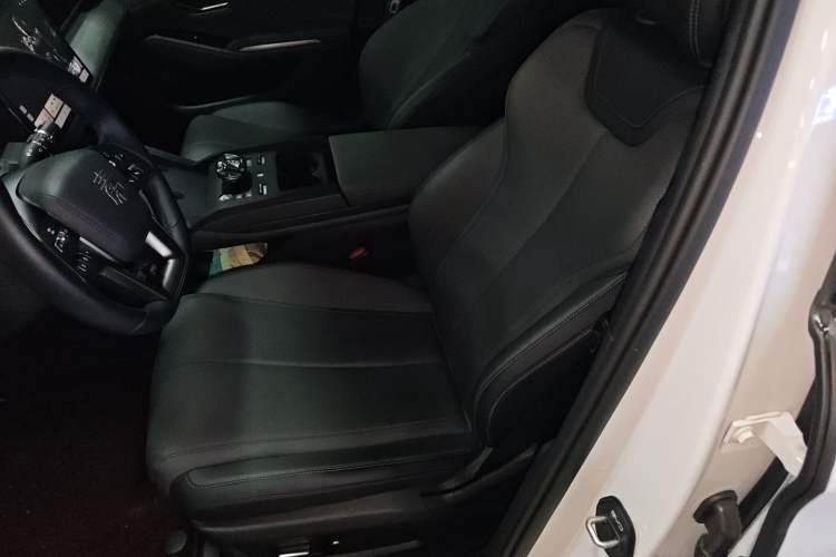 Used BYD Qin L 2025 DM-i Smart Drive 80KM Superior Model
