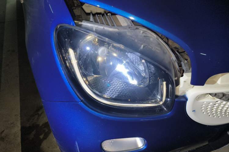 Used smart forfour 2016 0.9T 66 kW Ultimate Edition Right Front Headlight