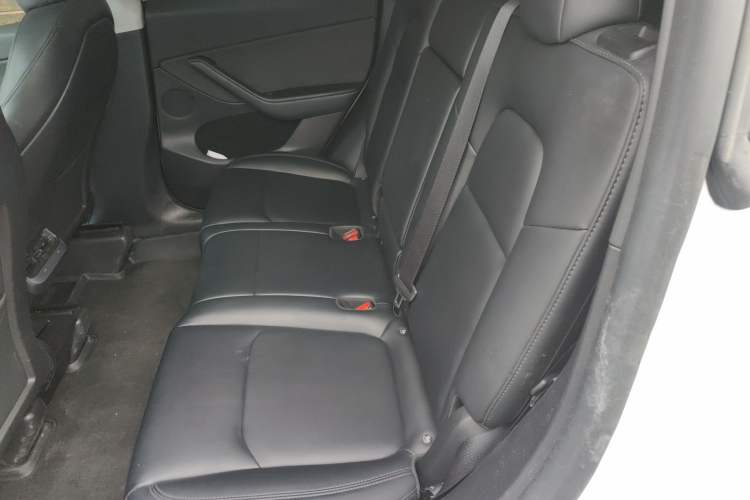 Used Tesla Model Y 2023 Long-Range All-Wheel-Drive Version