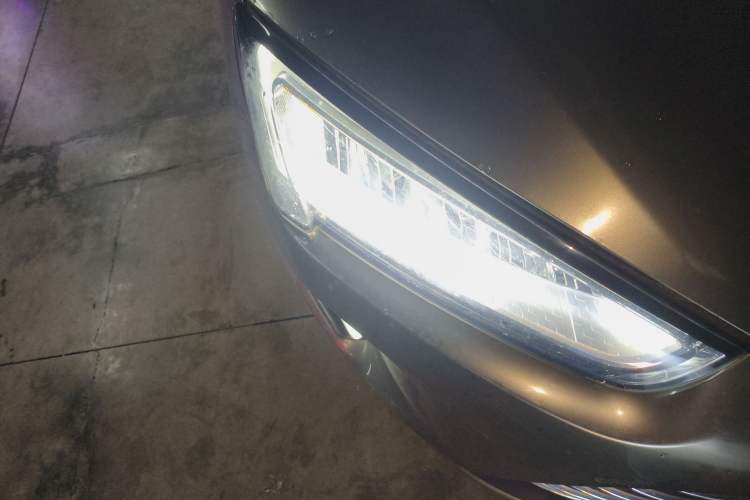 Used Hima AITO M5 2022 Range-Extended Rear-Drive Standard Version Right Front Headlight