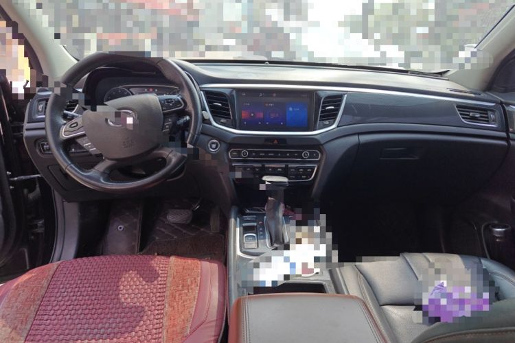 Used GAC Trumpchi GS7 2017 280T Two-Wheel Drive Luxury Model Center Console