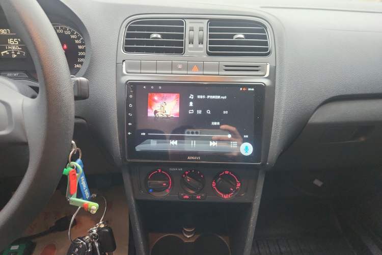 Used Volkswagen Polo 2016 1.4L Manual Fashion Model