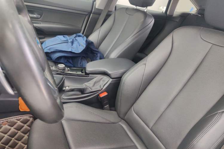 Used BMW 3 Series GT 2018 320i Sport Edition Left Front Seat