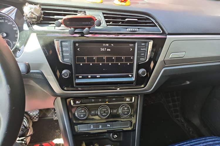 Used Volkswagen Touran 2018 Volkswagen Touran L 280TSI DSG Comfort Edition 7 Seats China V Emission Standard Audio And AC Panel