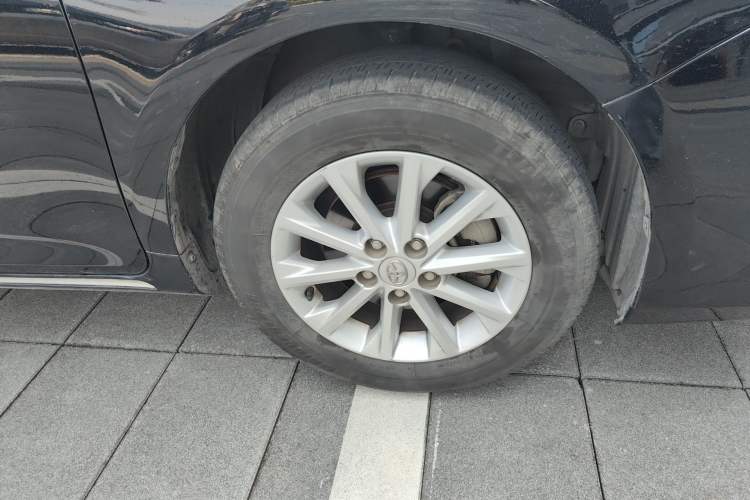 Used Toyota Camry 2012 2.0G Luxury Navigation Edition Right Front Wheel Hub