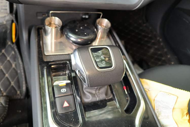 Used Hongqi E-QM5 2022 431 km Charge & Enjoy Edition