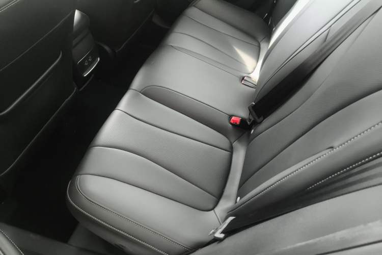 Used Roewe i5 2019 1.5L Automatic 4G Connected Linghao Flagship Edition